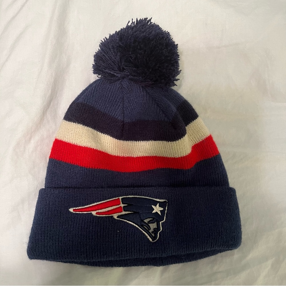 New England Patriots Hat Cap Winter Beanie Pom NFL Apparel Kids OSFM NWOT